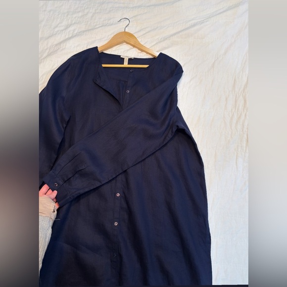 Eileen Fisher deep navy linen button down - Picture 5 of 8